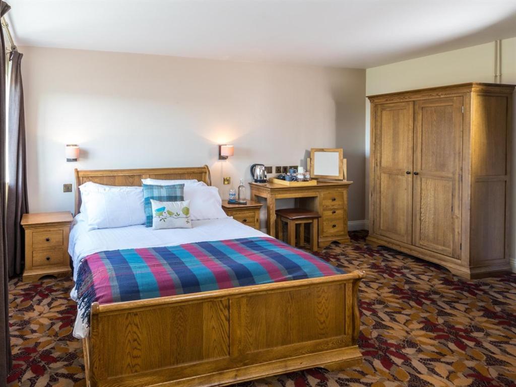 Three Horseshoes Inn Powerstock Zimmer foto